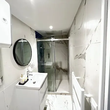 Wavy, Centre Apartment *
